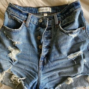 Abercrombie high rise mom short